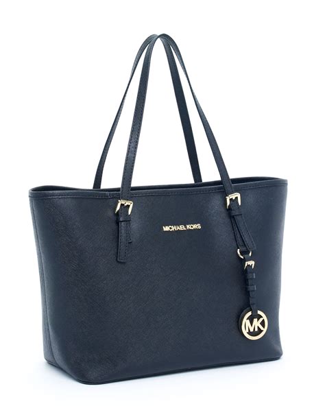 michael kors tasche jet set schwarz|Jet Set Travel Small Metallic Logo Top.